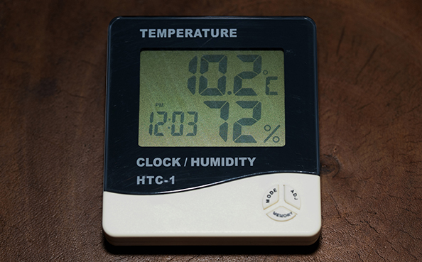 How humidity affects wood cabinet doors